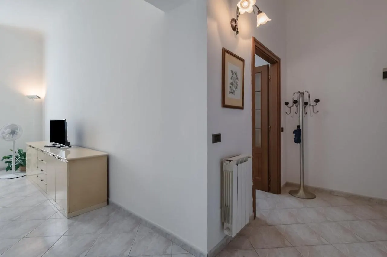 Lighthouse Central Apartment W/ Balcony La Spezia